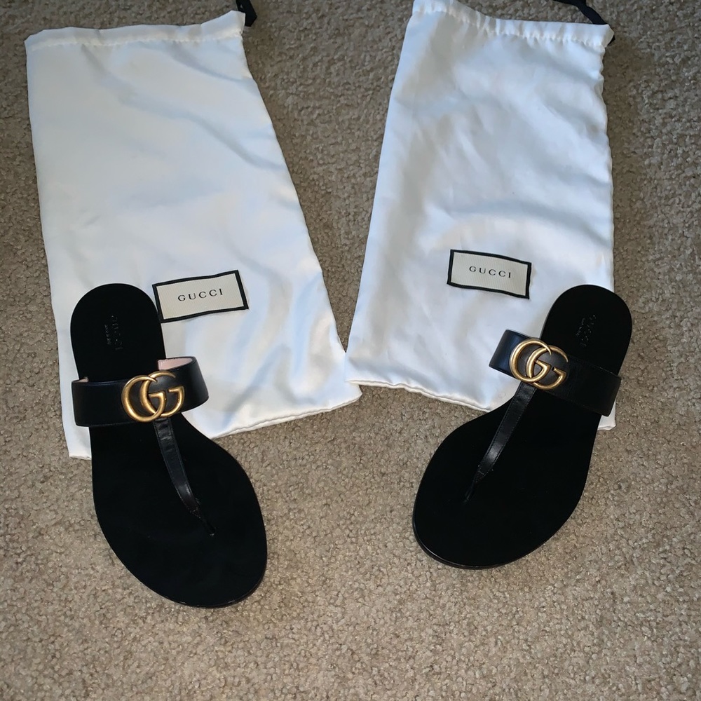 Gucci thong sandals double GG